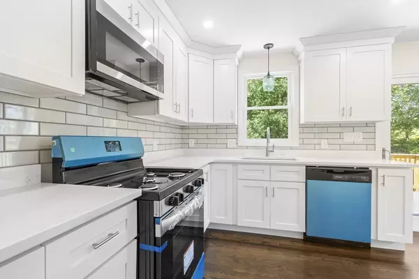Swansea, MA 02777,105 Birchwood Dr