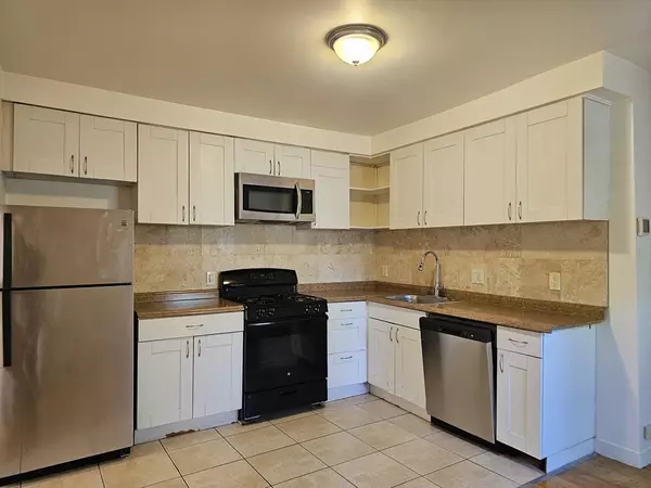 Cambridge, MA 02139,23 Pine St #2