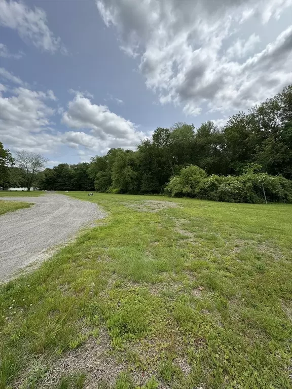 Seekonk, MA 02771,454 Fall River Ave