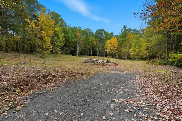 Southampton, MA 01073,115 Crooked Ledge Rd