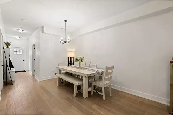 Bedford, MA 01730,300 Albion Road #306