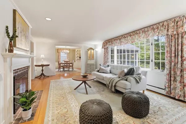 Lynnfield, MA 01940,9 Fernway