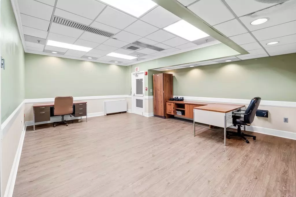 Seekonk, MA 02771,213 Taunton Ave #2002