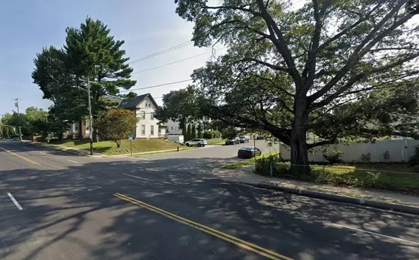 407 Newport Ave #1, Quincy, MA 02170