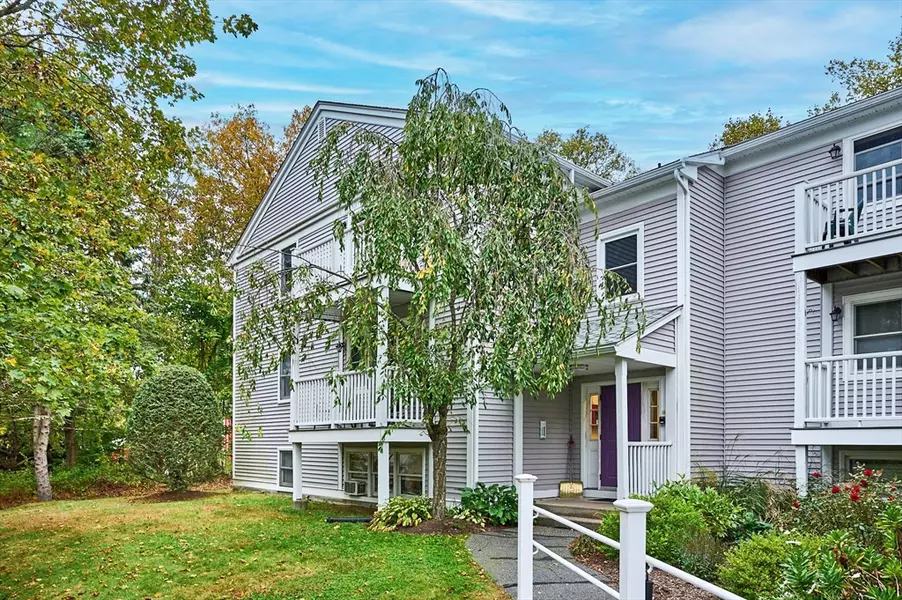 44 Evergreen Rd. #302, Northampton, MA 01053