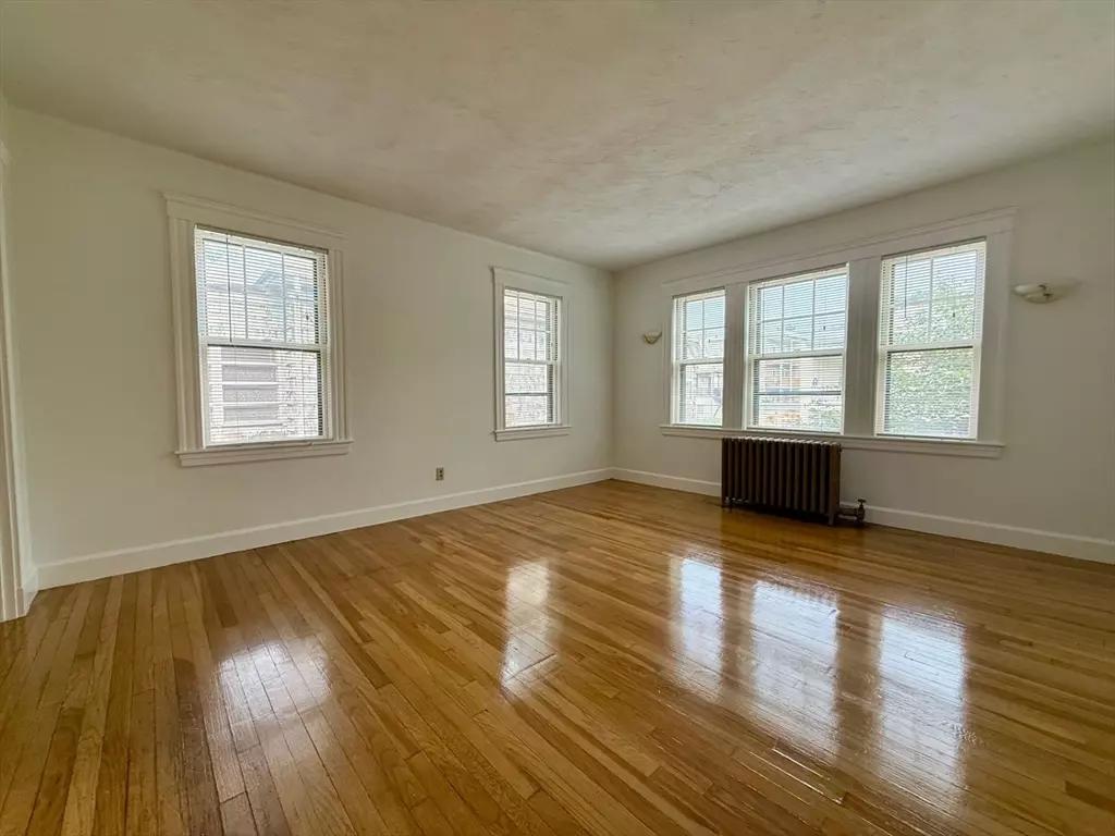 Watertown, MA 02472,7 Oliver Road #2