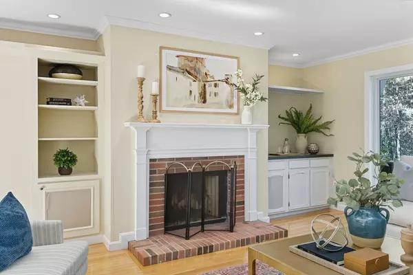 Wayland, MA 01778,8 Fox Hollow #8