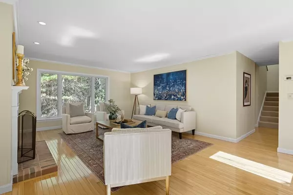 Wayland, MA 01778,8 Fox Hollow #8