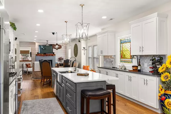 Holyoke, MA 01040,1705-1707 Northampton Street