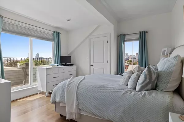 Boston, MA 02127,8 Gates #2