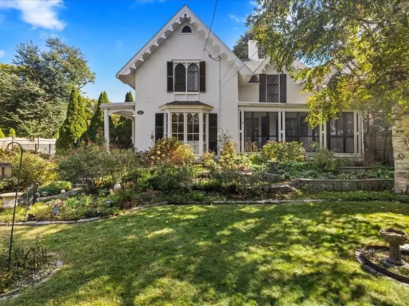 92 Old River Place, Dedham, MA 02026