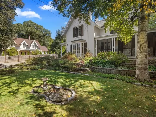 Dedham, MA 02026,92 Old River Place