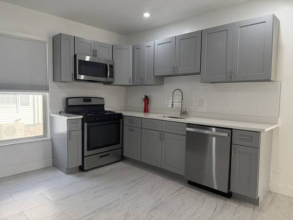 15 Linwood St #1, Saugus, MA 01906