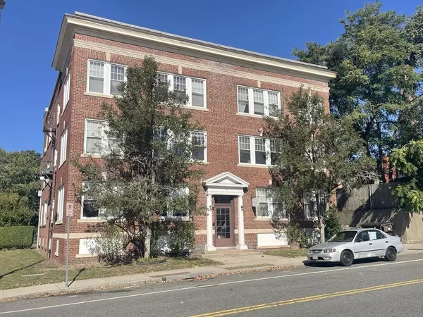 329 Beech Street, Holyoke, MA 01040