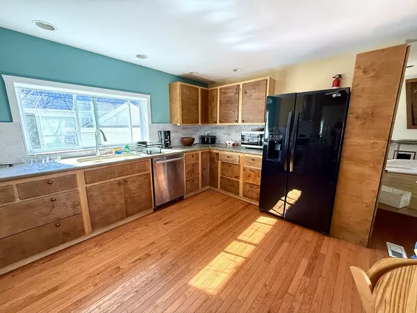 Brookline, MA 02445,16 Edwin St #2