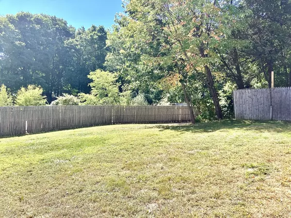 Merrimac, MA 01860,14 Grove #2A