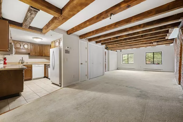 Boston, MA 02109,170 Commercial St #4