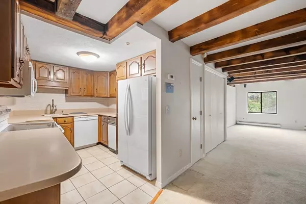 Boston, MA 02109,170 Commercial St #4