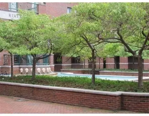 Cambridge, MA 02142,10 Rogers #401