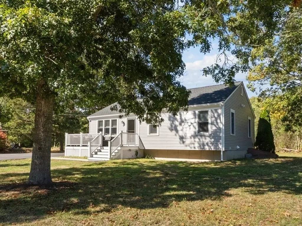 Falmouth, MA 02536,9 Theroux Dr