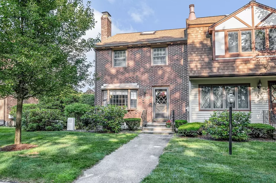 38 Scotty Hollow Dr #E, Chelmsford, MA 01863