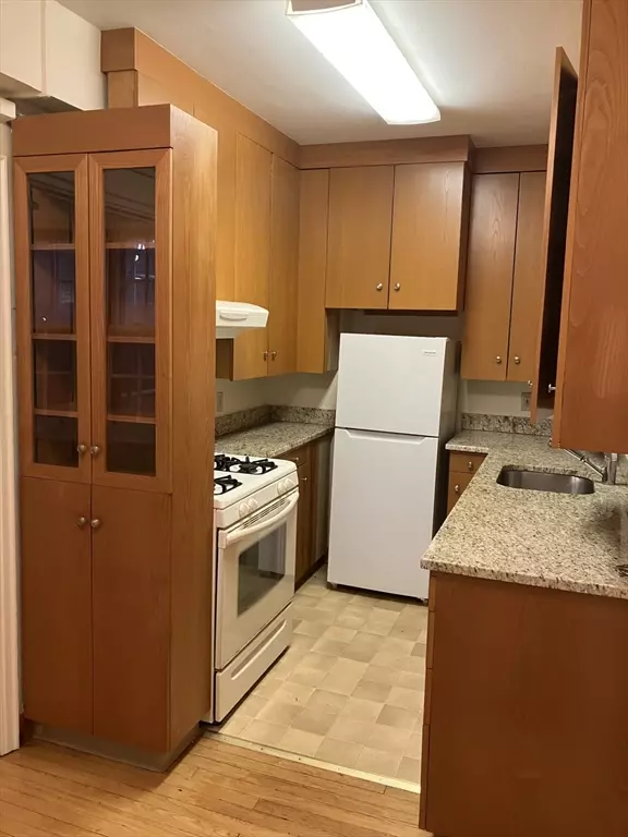 Cambridge, MA 02138,988 Memorial Drive #389