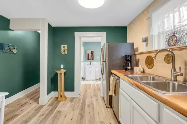 Groton, MA 01450,205c Main St #3