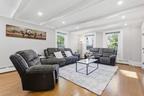 Haverhill, MA 01835,12 Salem St #2