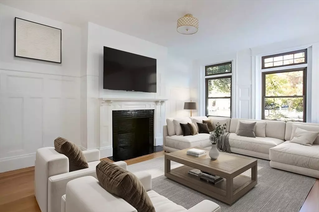 Brookline, MA 02445,1805 Beacon Street #2