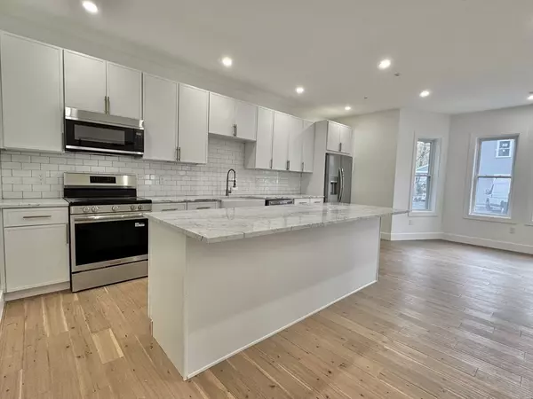 Medway, MA 02053,20 Broad St