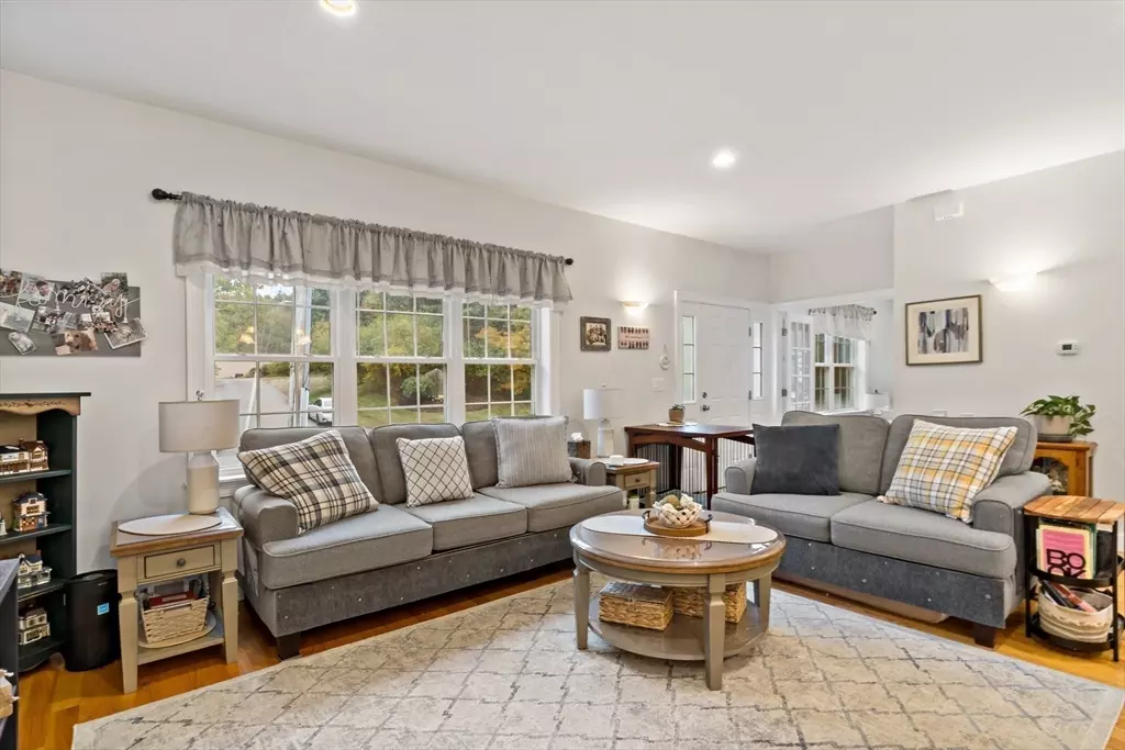 Norfolk, MA 02056,20 Valley St #20