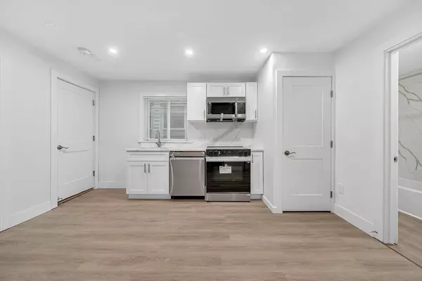 Cambridge, MA 02141,92 Willow St #3