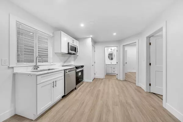 Cambridge, MA 02141,92 Willow St #3