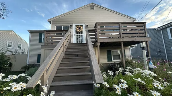 34 Brookline Ave, Hull, MA 02045