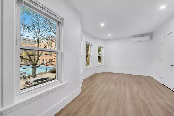 92 Willow St #2, Cambridge, MA 02141