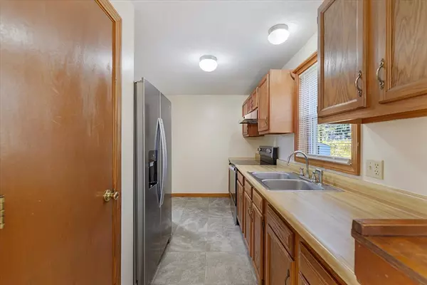 East Brookfield, MA 01515,105 Hodgkins Dr