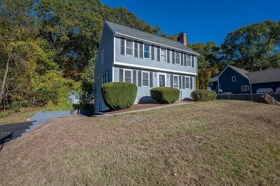 15 Rayburn Dr, Millbury, MA 01527