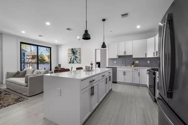 Boston, MA 02124,74 Burt Street #201