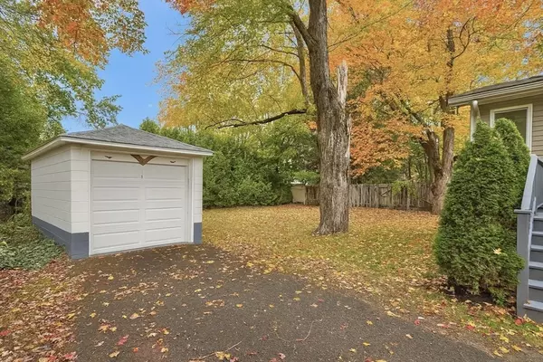 Northampton, MA 01062,84 N Main St