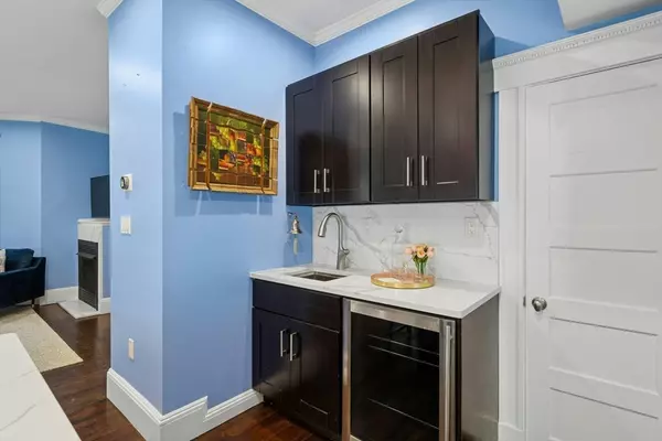 Boston, MA 02130,15 Oakview Ter #2