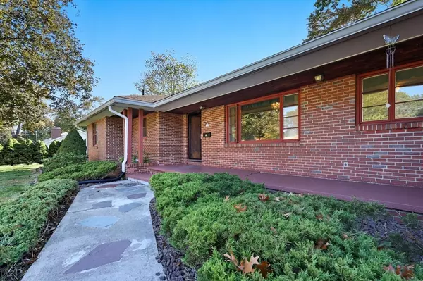 Agawam, MA 01001,73 Silver Lake Dr