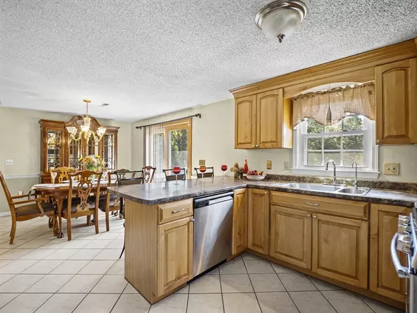 Tewksbury, MA 01876,251 Whipple Rd