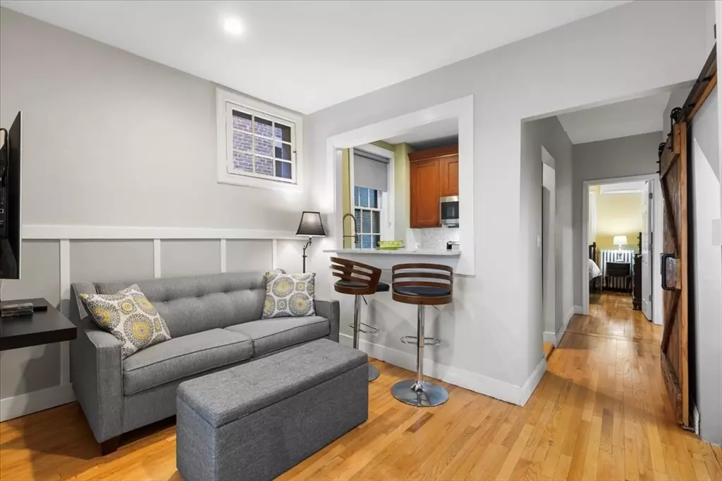 Boston, MA 02114,80 W Cedar St #1