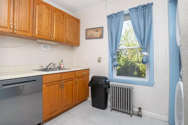 Lowell, MA 01854,25 W 5th Ave