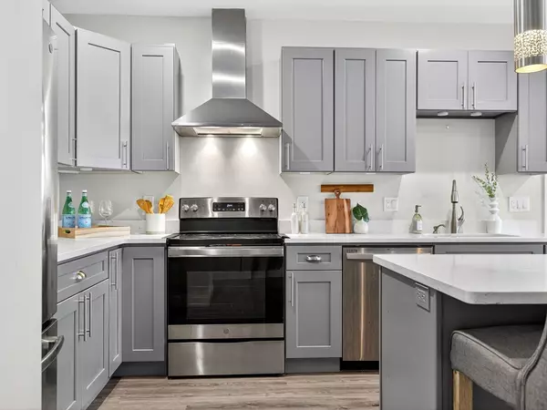 Quincy, MA 02170,365 Newport Ave #301