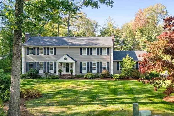 4 Alonesos Way, Andover, MA 01810