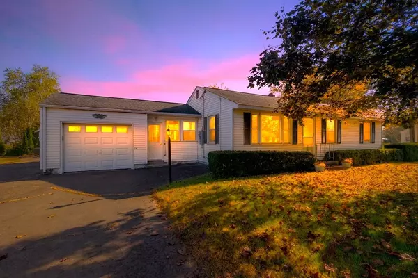 56 Taft St, Agawam, MA 01030