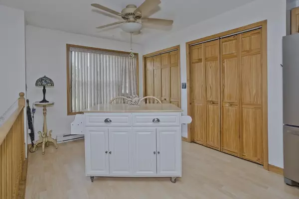 Chicopee, MA 01013,17 Jeanette Dr