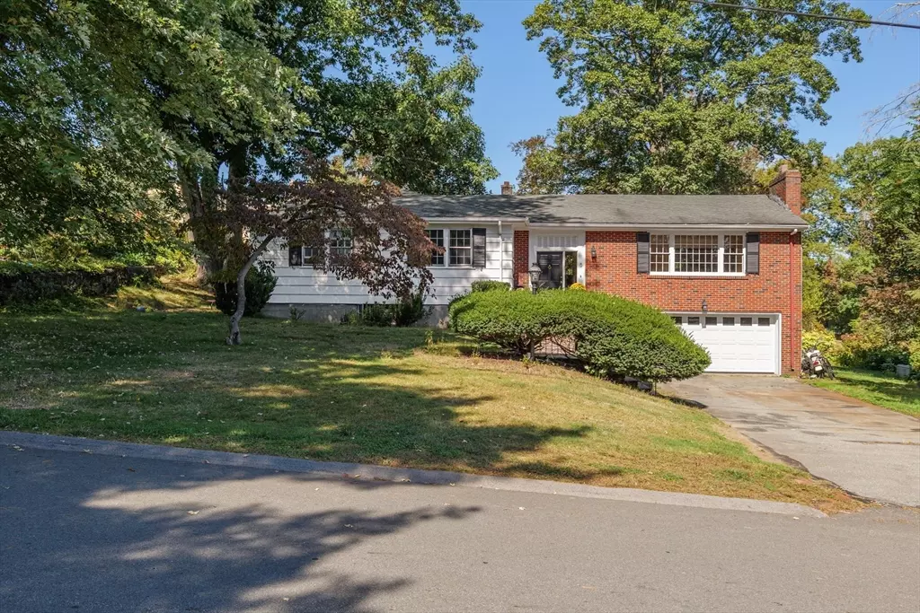 Andover, MA 01810,5 Castle Heights Rd
