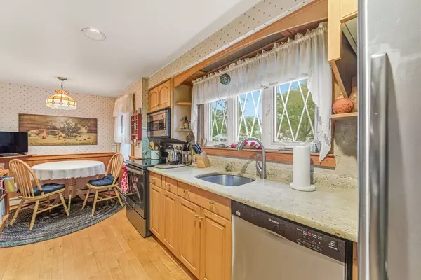 Weymouth, MA 02188,11 Worthen Ave